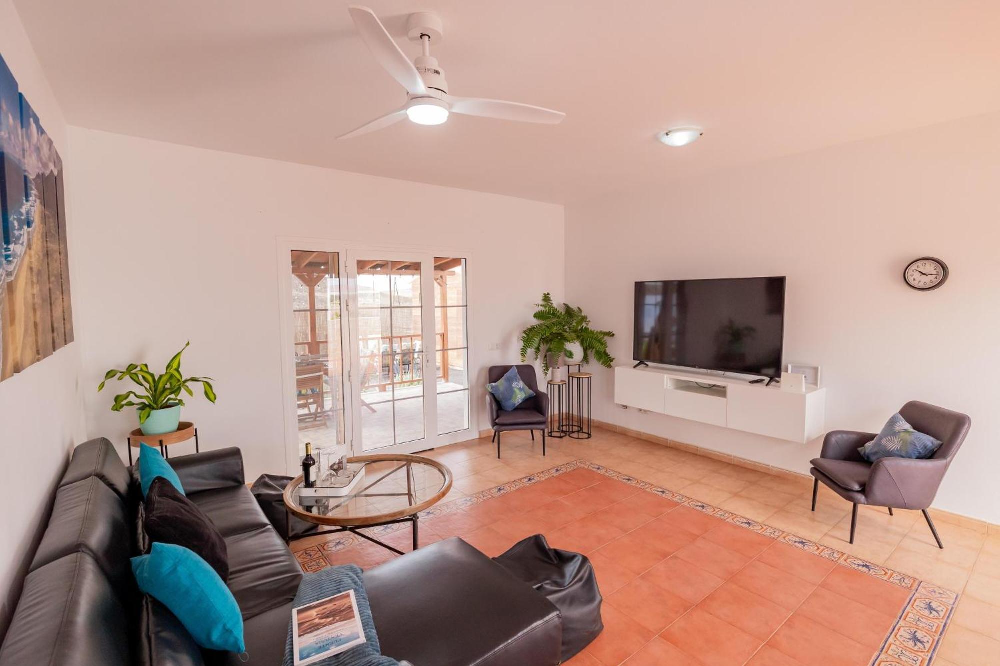 Casa Amaya - Spacious House With Pool, Large Garden, Bbq, 2 Terraces, And Ideal Location El Charco  Buitenkant foto