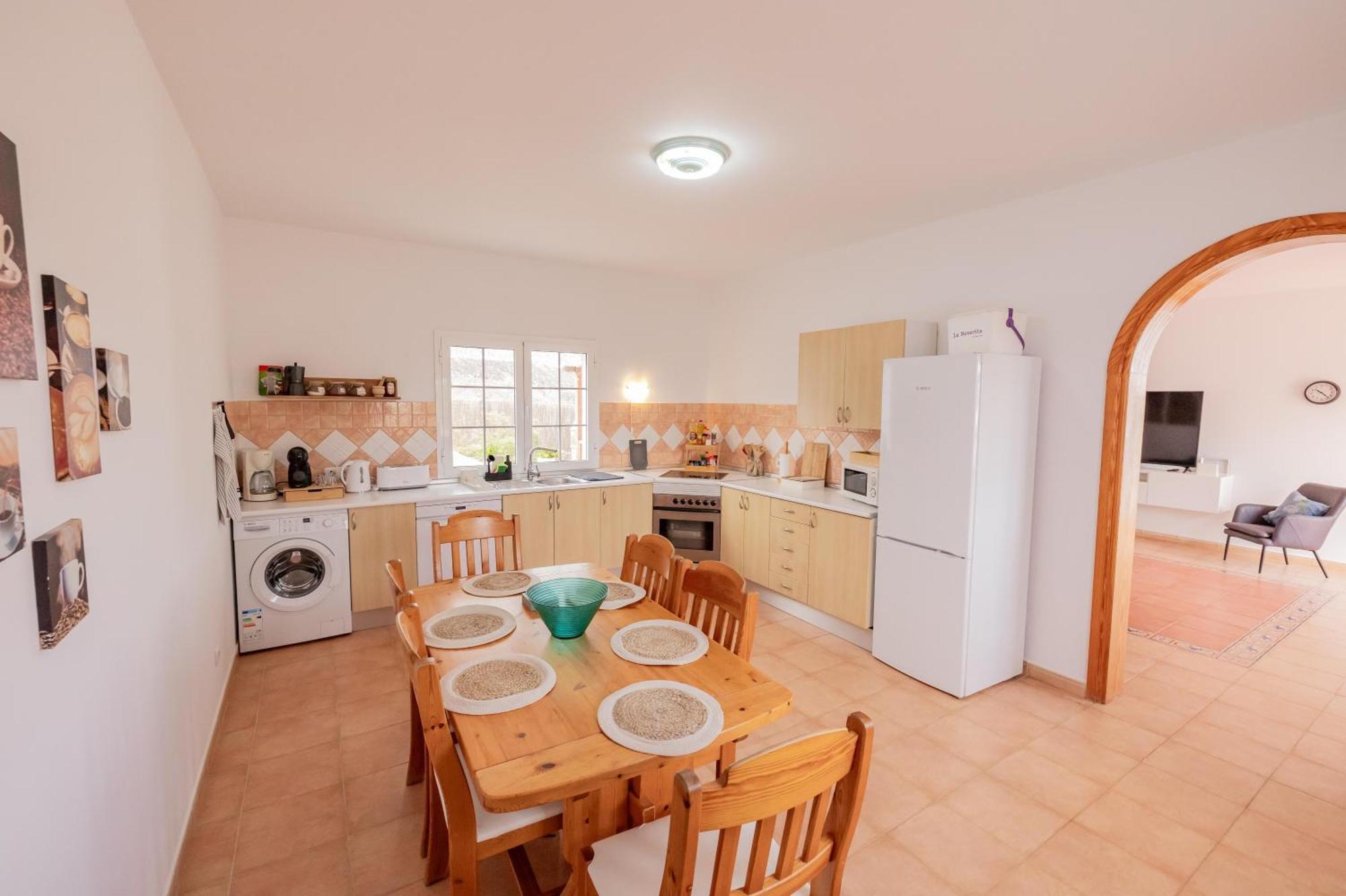 Casa Amaya - Spacious House With Pool, Large Garden, Bbq, 2 Terraces, And Ideal Location El Charco  Buitenkant foto